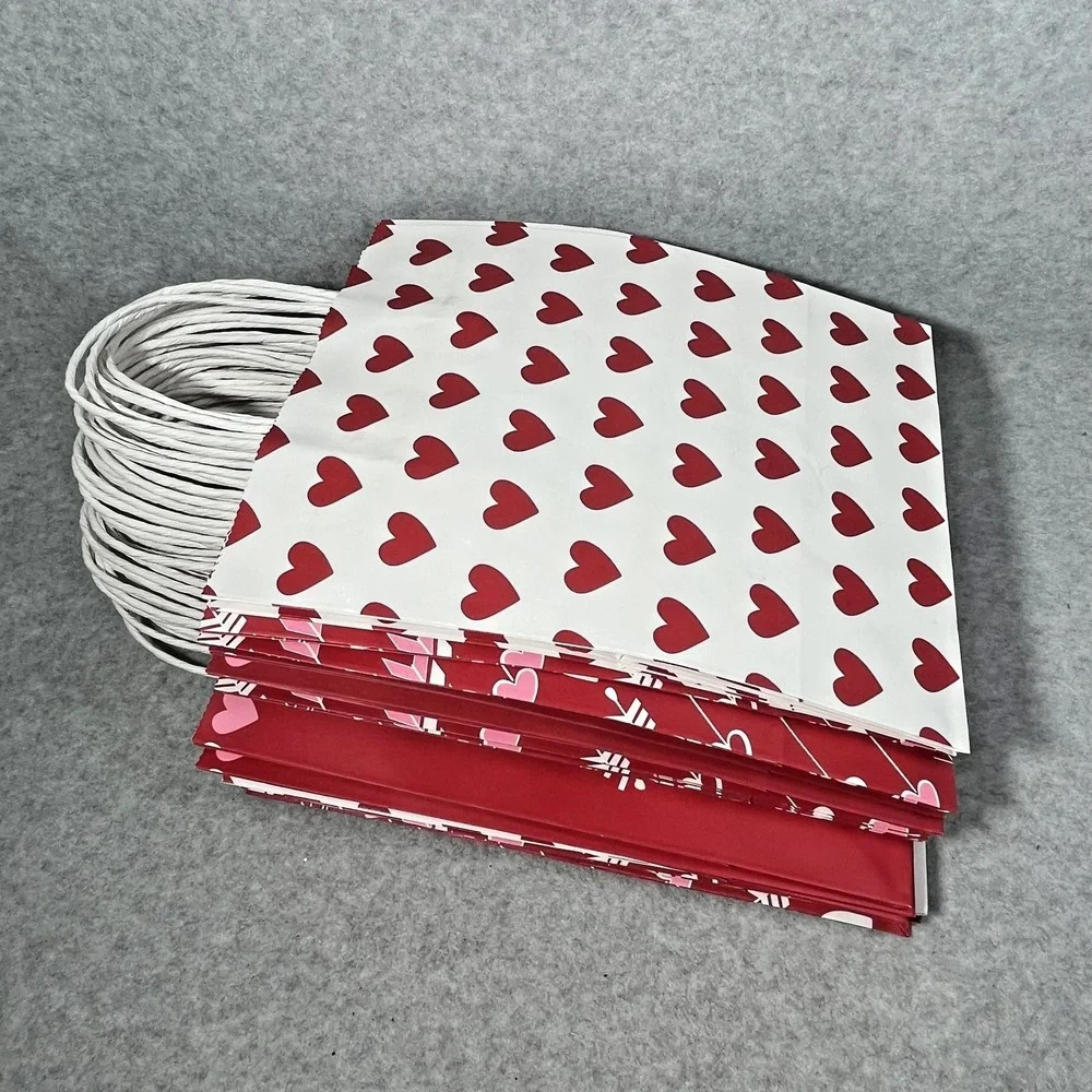 Celebrate It Valentine's Day Medium Gift‎ Bags 2+ Pack Hearts Arrows Party Favor